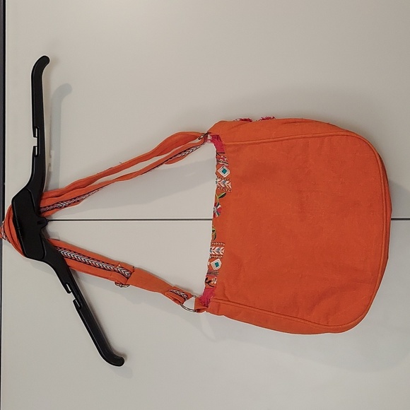 American And Beyond Floral Embroidered Bag - Picture 2 of 5
